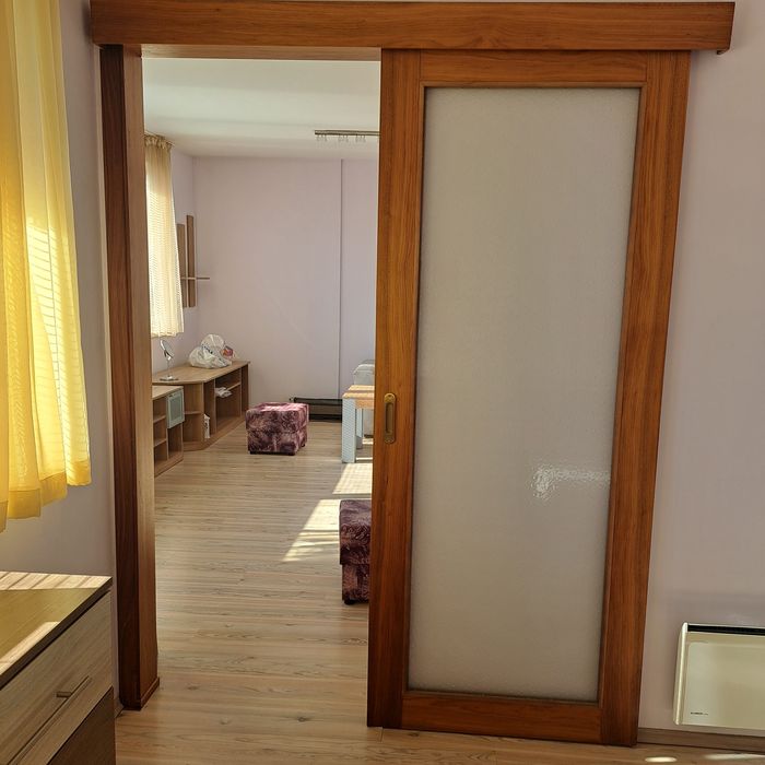 Плъзгаща интериорна врата