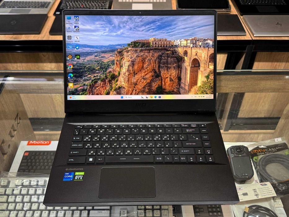 MSI Leopard GP66 Core i7-11800H RTX 3070 8gb ram 16 ssd 512