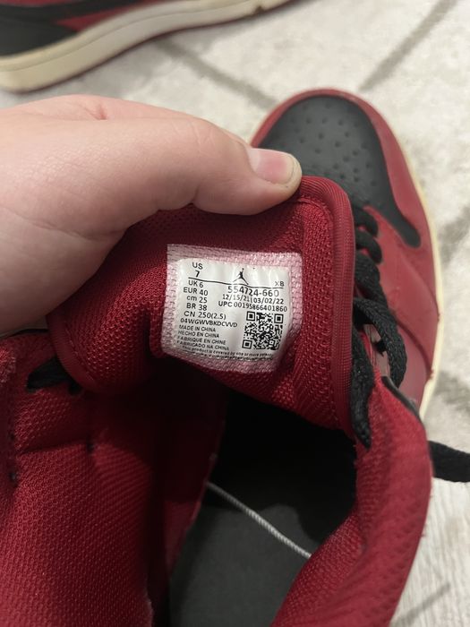 Vand jordan 1 mid reverse bred