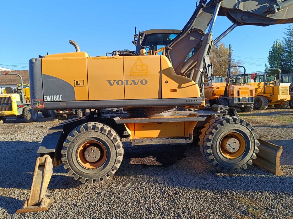 Excavator pe roti cu lama si cale , Volvo EW 180C , 20 tone , 2011
