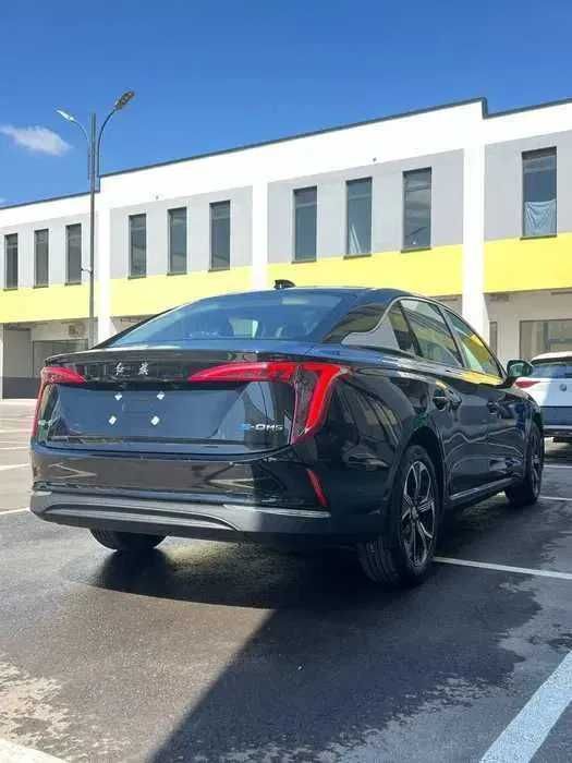 Hongqie E QM5 elektr 500km