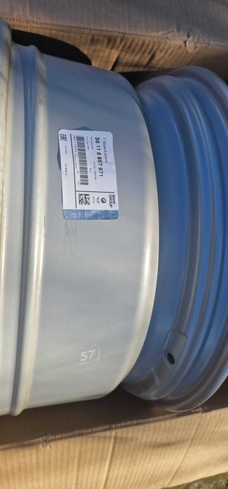 NOI !!!  Jante BMW pe 17  style 456 si anvelope Goodyear 2255517 vara.