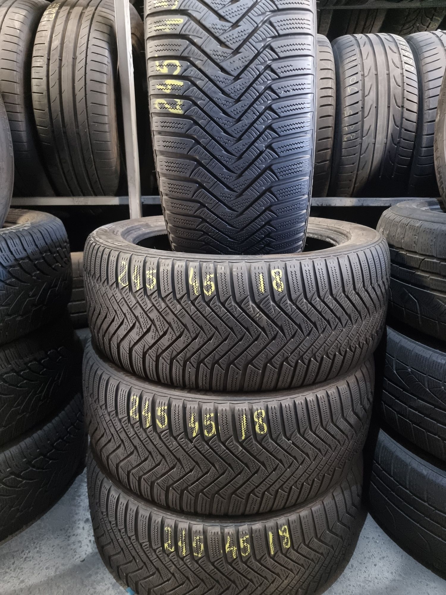 245 45 18 Dunlop de iarna 7mm adâncime profil