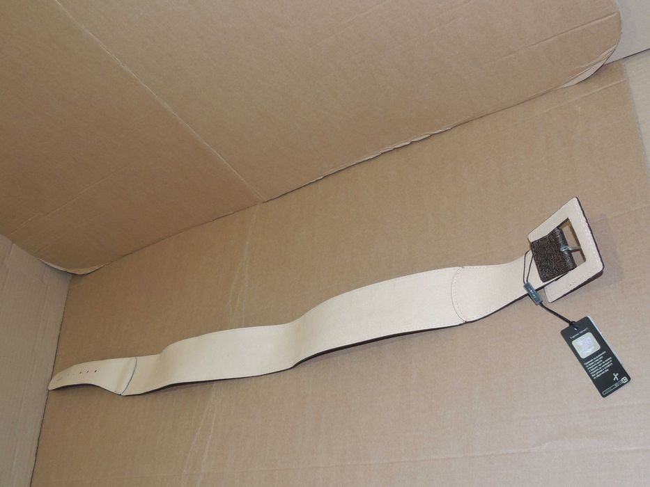 Български дамски колан на ART-93 .  Манта за медицинска сестра