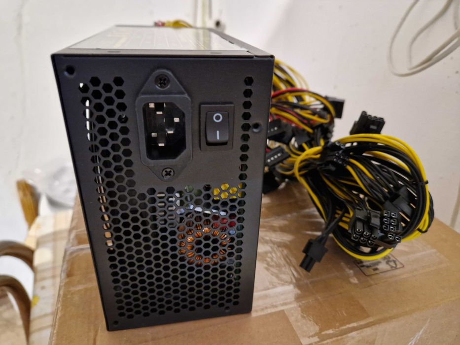 Sursa alimentare Zumax 1850W produs recondiționat