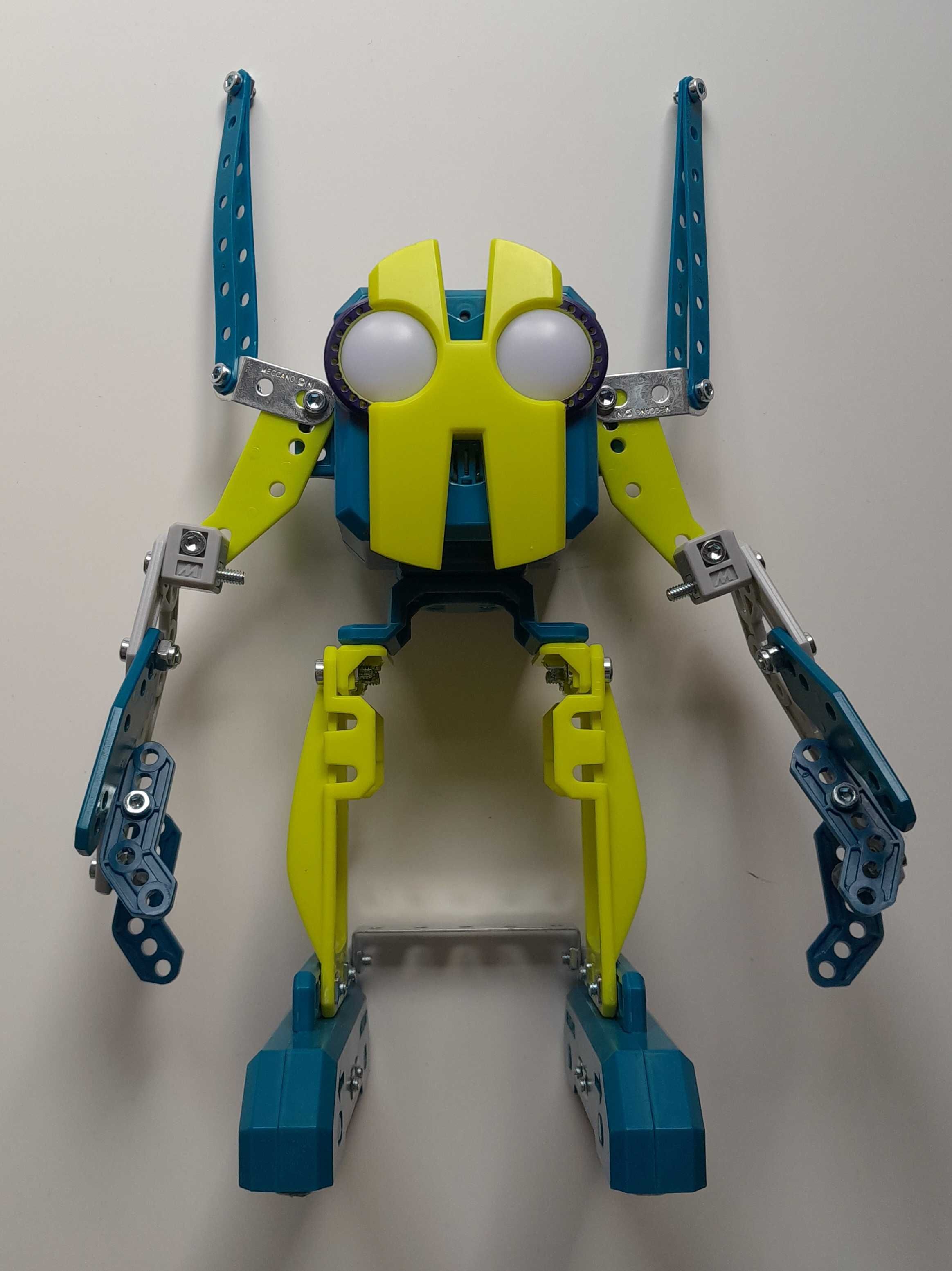 Meccano Micronoid Robot Toy Figure Electronic