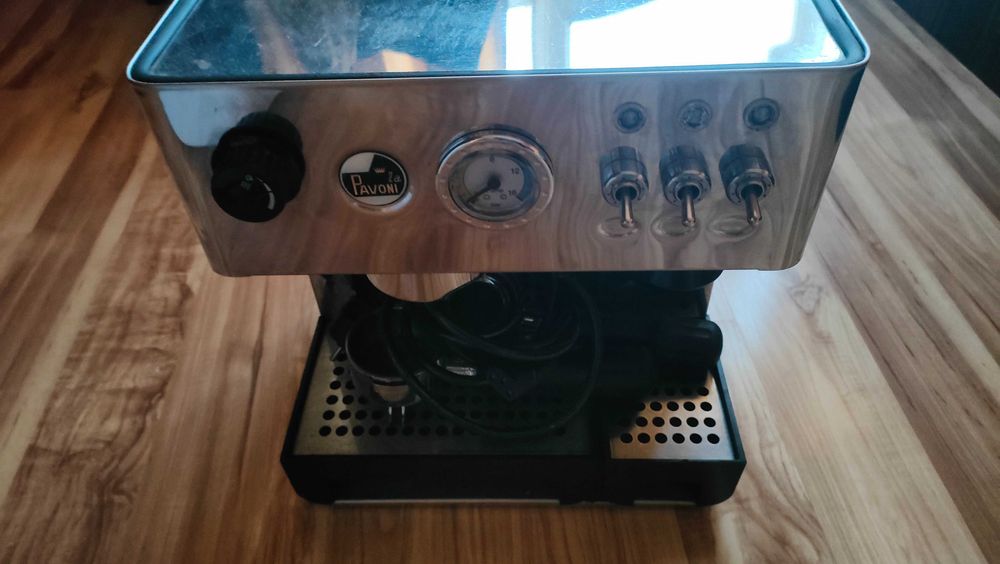 Кафемашина с кафемелачка La Pavoli / Lelit Anita
