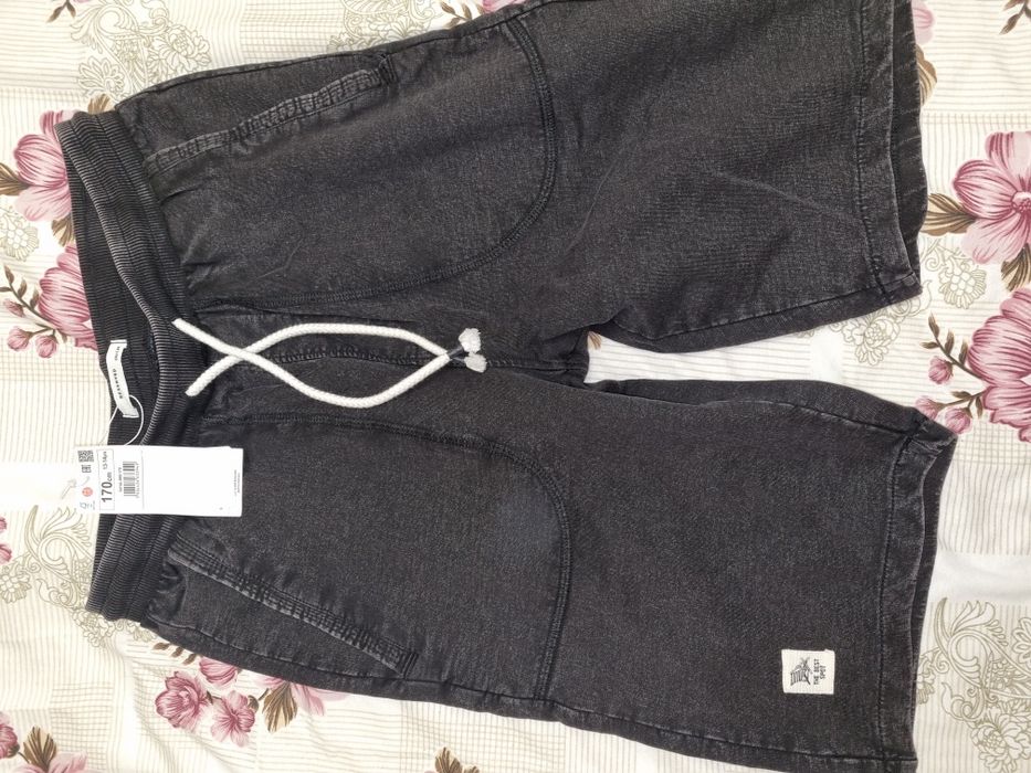 Продавам спортни панталони