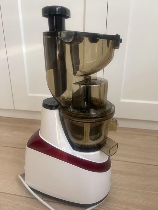 Storcator fructe cu melc