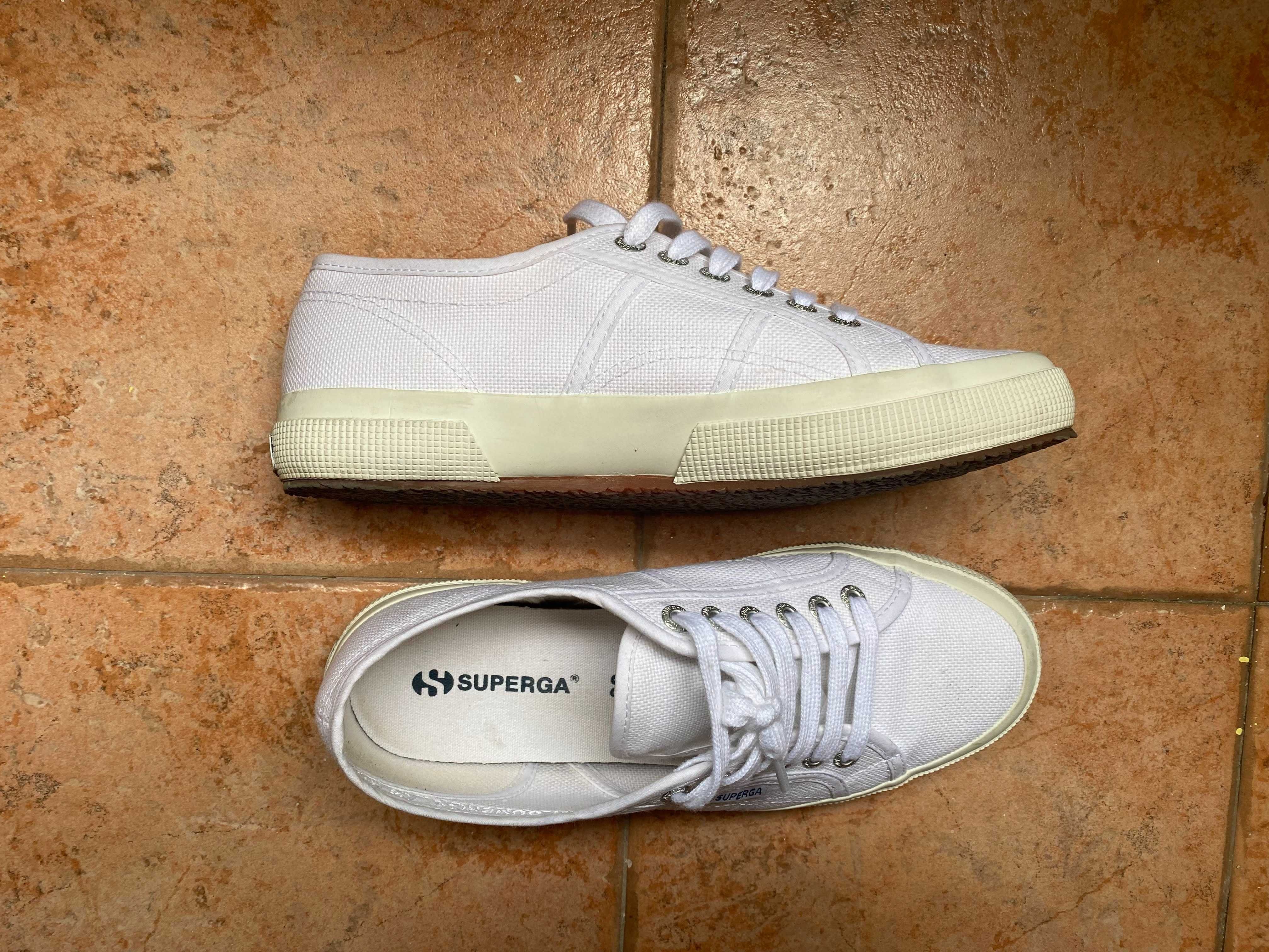 Нови Дамски бели кецове Superga