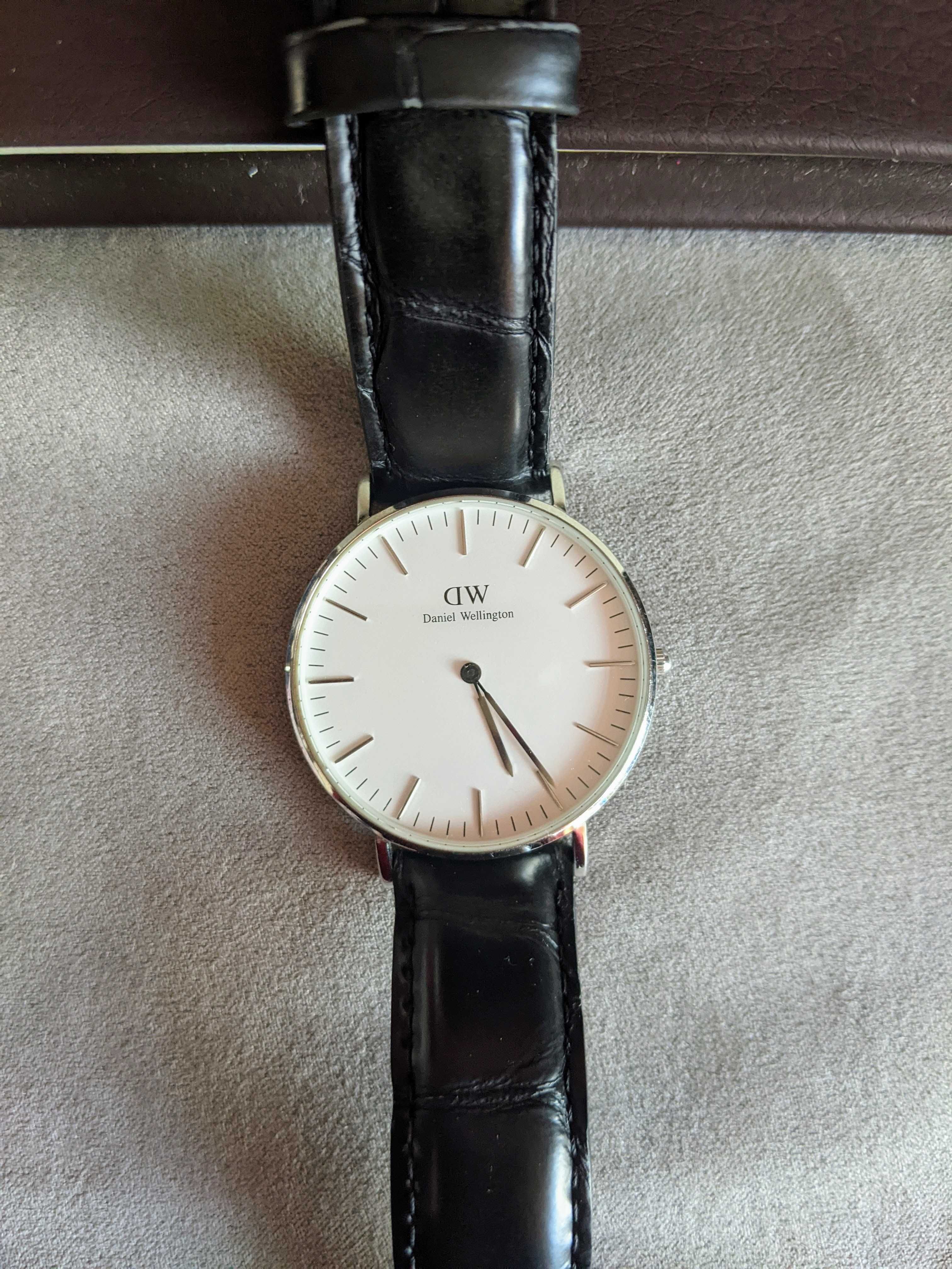 Дамски часовници Daniel Wellington и Triwa