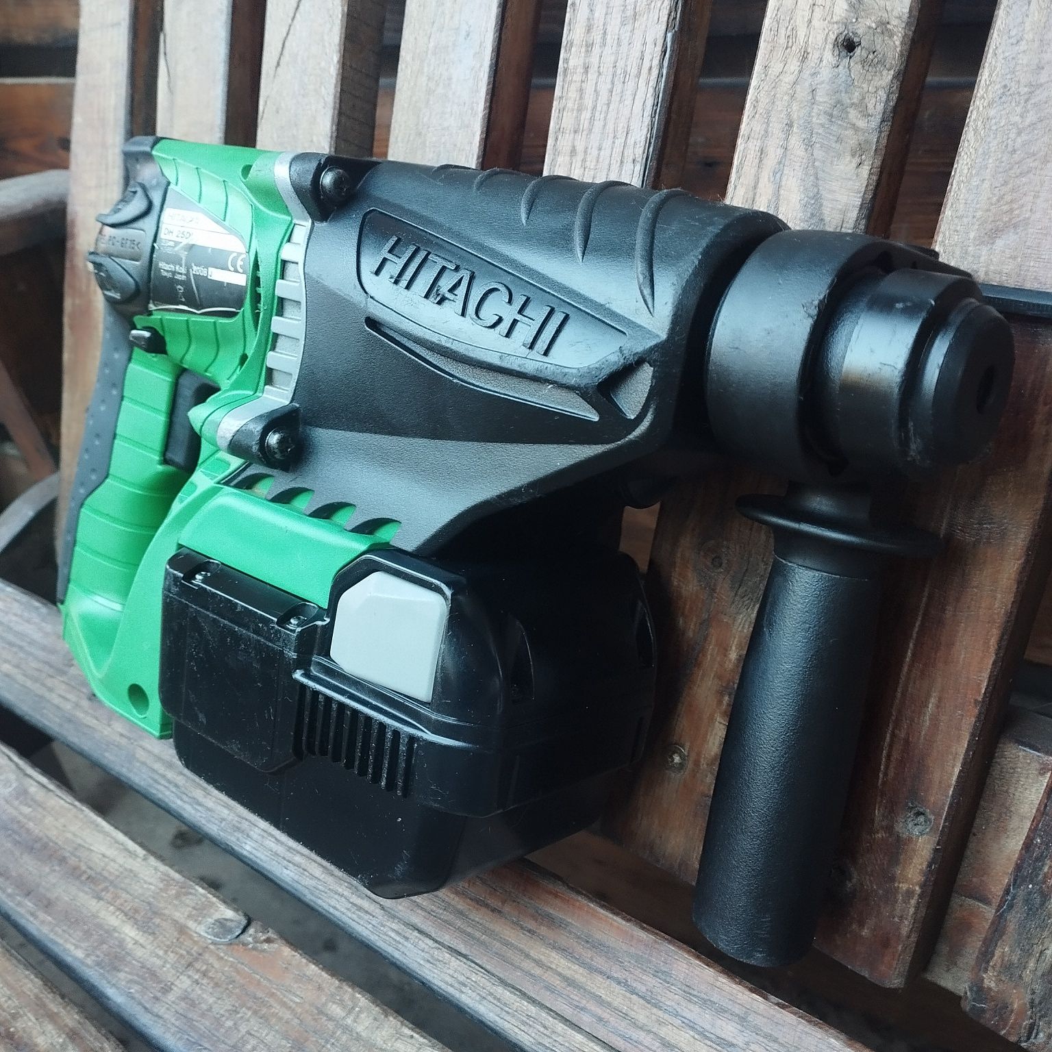 Акумулаторен Перфоратор HITACHI DH25DL Li-Ion