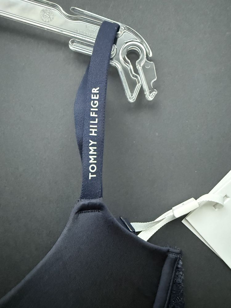 Луксозен сутиен Tommy Hilfiger /70C,D; 75A,C; 80C/