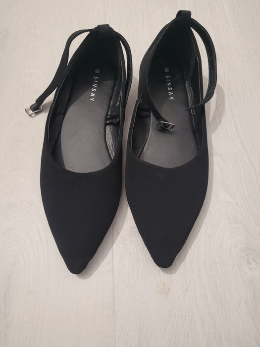 Balerini Sinsay negri