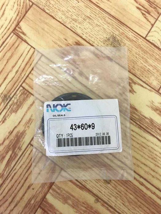 Продам запчасти на mitsubishi diamante