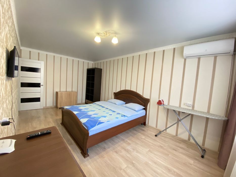 По часам в 11 мкр