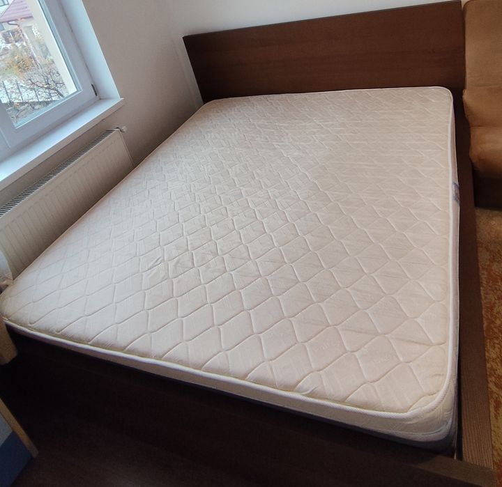 Pat 180x200, saltea, noptieră
