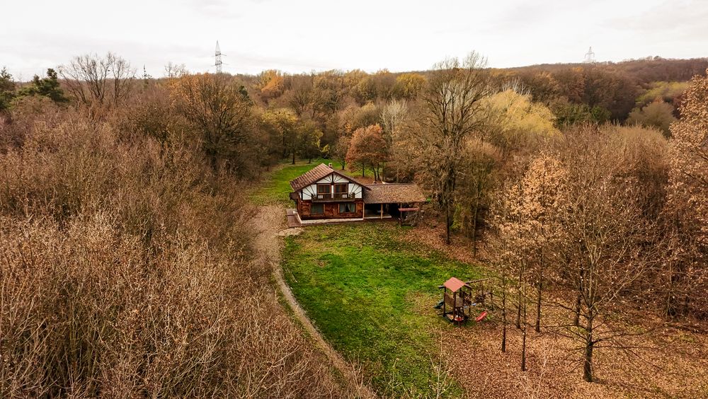 Cabana de inchiriat. Diaponibila de CRACIUN SI REVELION