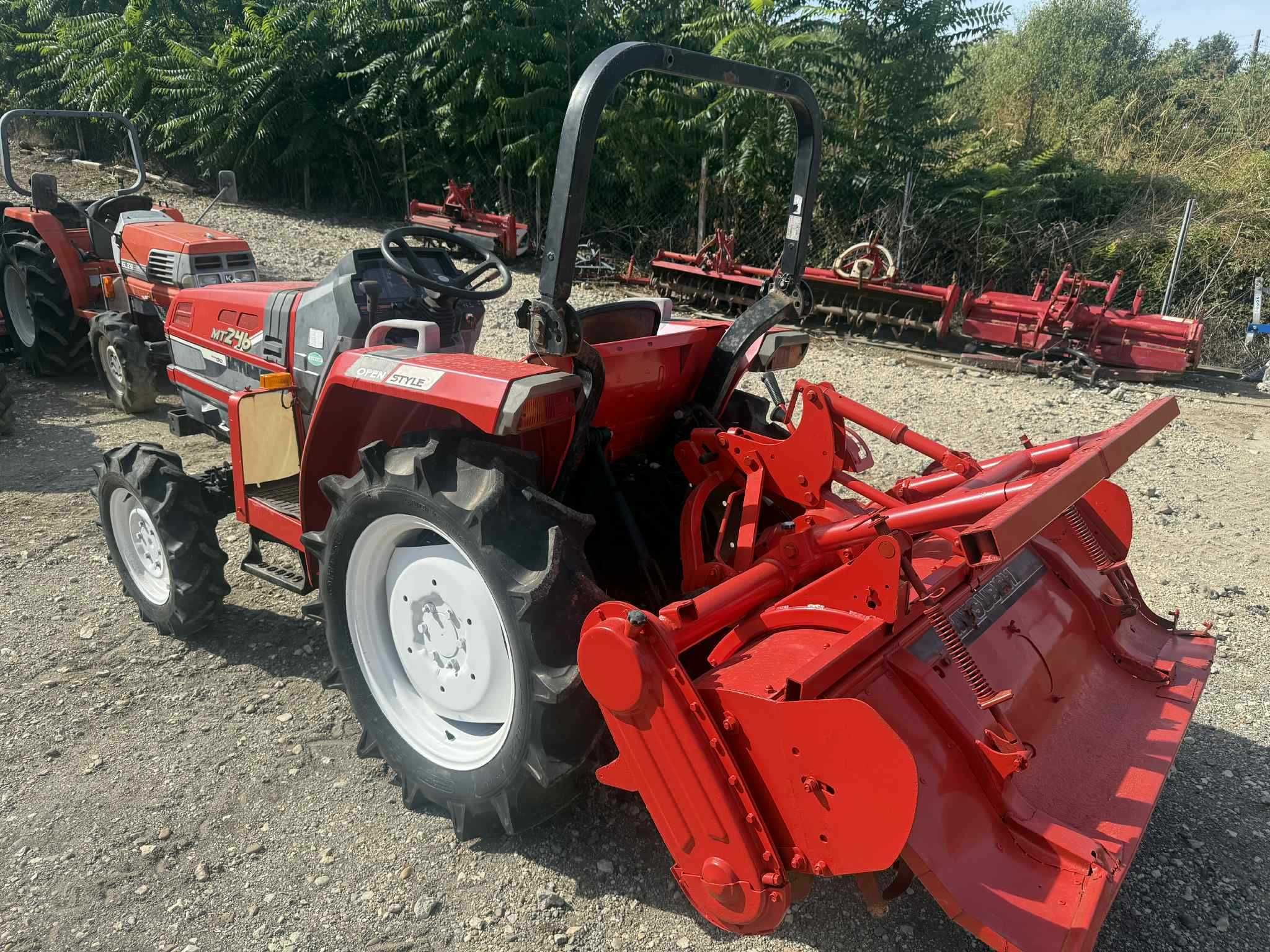 Трактор MITSUBISHI MT246 4x4