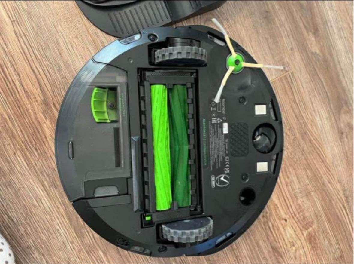 Roomba i7 робот прахосмукачка