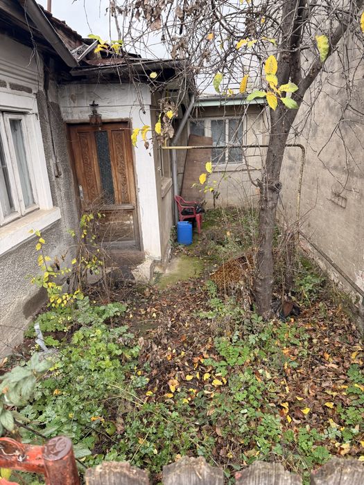 Vand teren+casa batraneasca Ploiesti