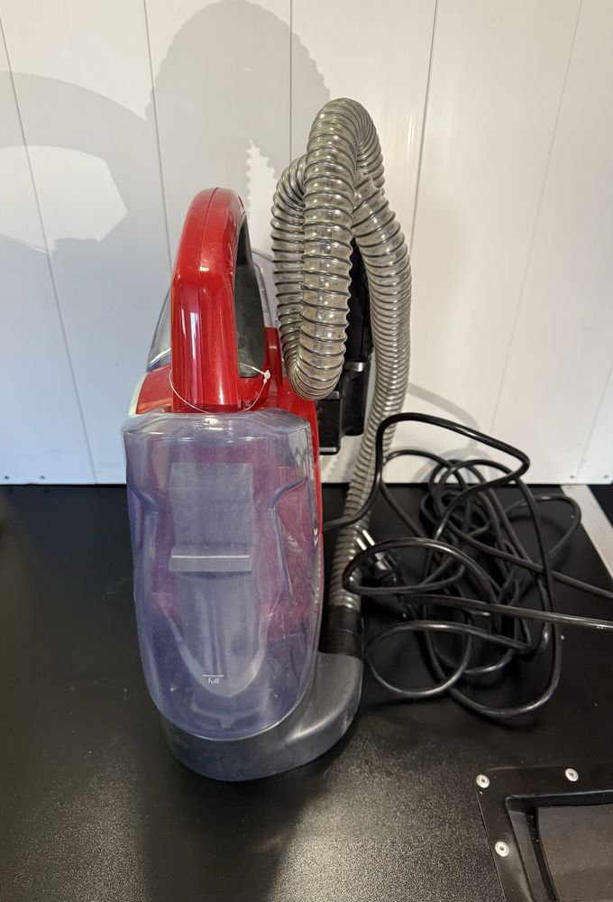 Перяща прахосмукачка Bissell SpotClean ProHeat