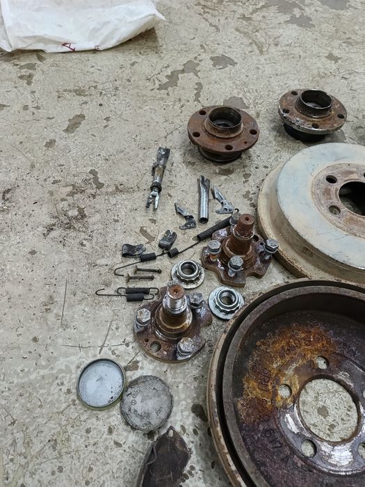 Запчасти на Поло 2015г. седан.