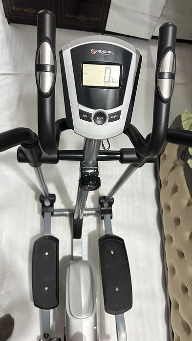 Велотренажер почти новый