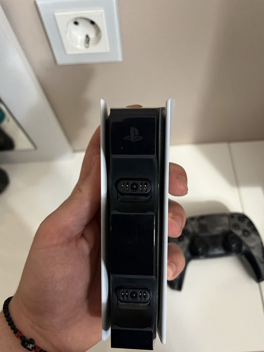 Джойстик за Plystation 5 + Докинг за джойстици