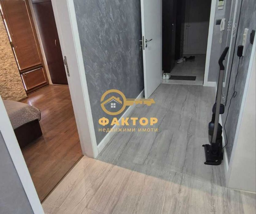 Продава се Тристаен апартамент в Пловдив, Въстанически - 100 кв.м за 1998 €/кв.м - Снимка #6