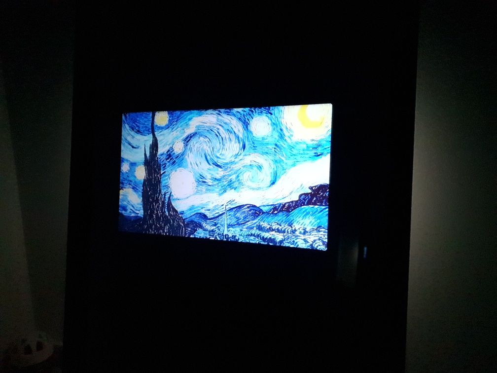 Oglinda inteligenta Smart mirror cu tematica Van Gogh