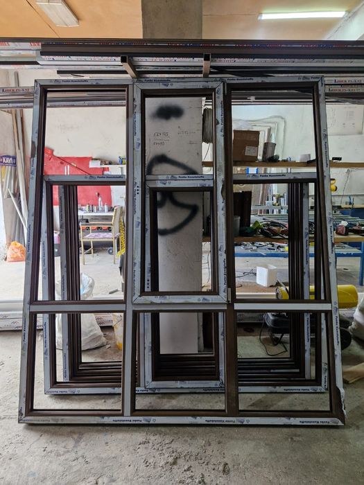 Продаю окна витражи новые