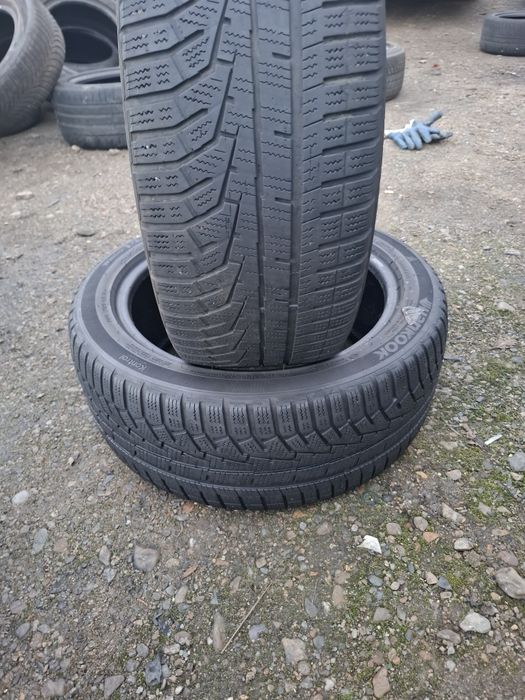 Vand 2 anvelope 215 45 16 hankook de iarna