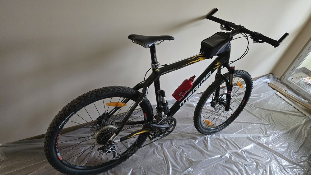 Велоергометър чисто нов  на Xiaomi и велосипед Мерида карбон.