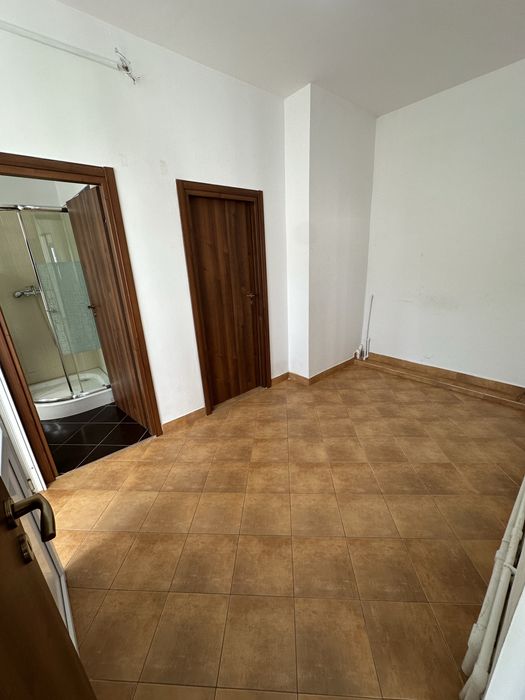 Inchiriez Birou , Garaj (spatiu depozitare)