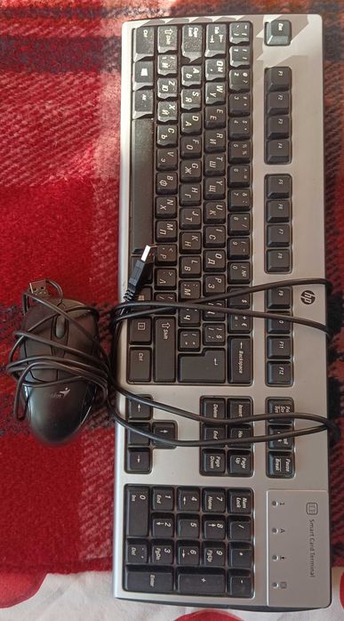 HP Compaq dc7800 Ultra - slim Desktop + подарък клавиатура и мишка.