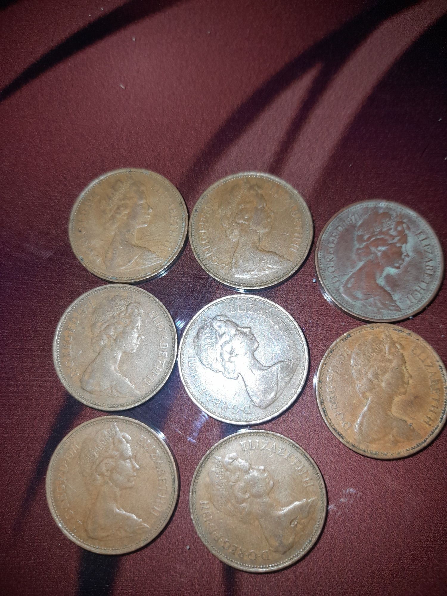 Vând 8 buc One Pound din 1971 Fara defecte .