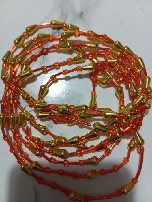 Продам бусы более двух метров