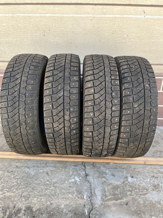 Зимние  шины б/у 185/65/15 Кобальт