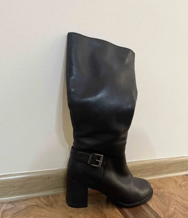 Продам женские сапоги