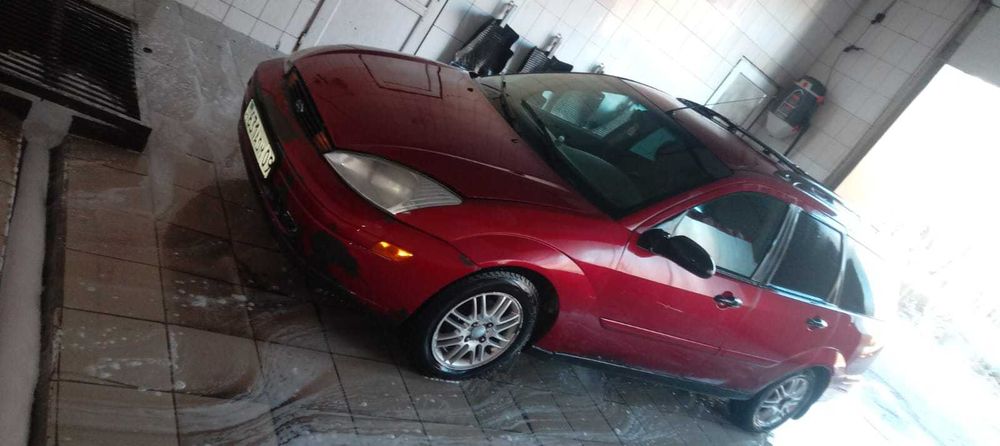 Продается Форд фокус 1 2003 года машина универсал на ходу