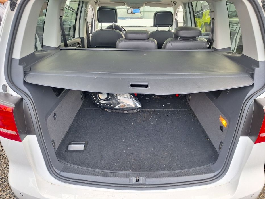 Dezmembrez VW Touran Cross motor 2.0 tdi CFHC cod culoare LB9A