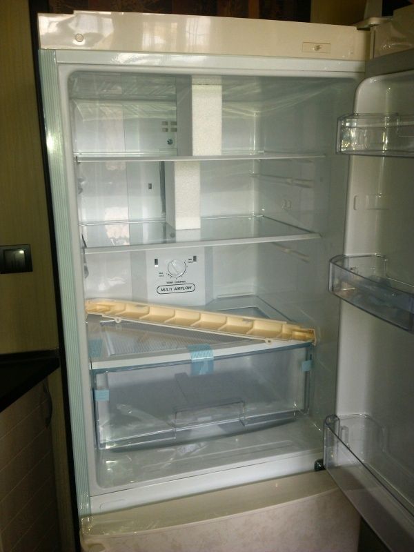Двухкамерный холодильник LG total no frost