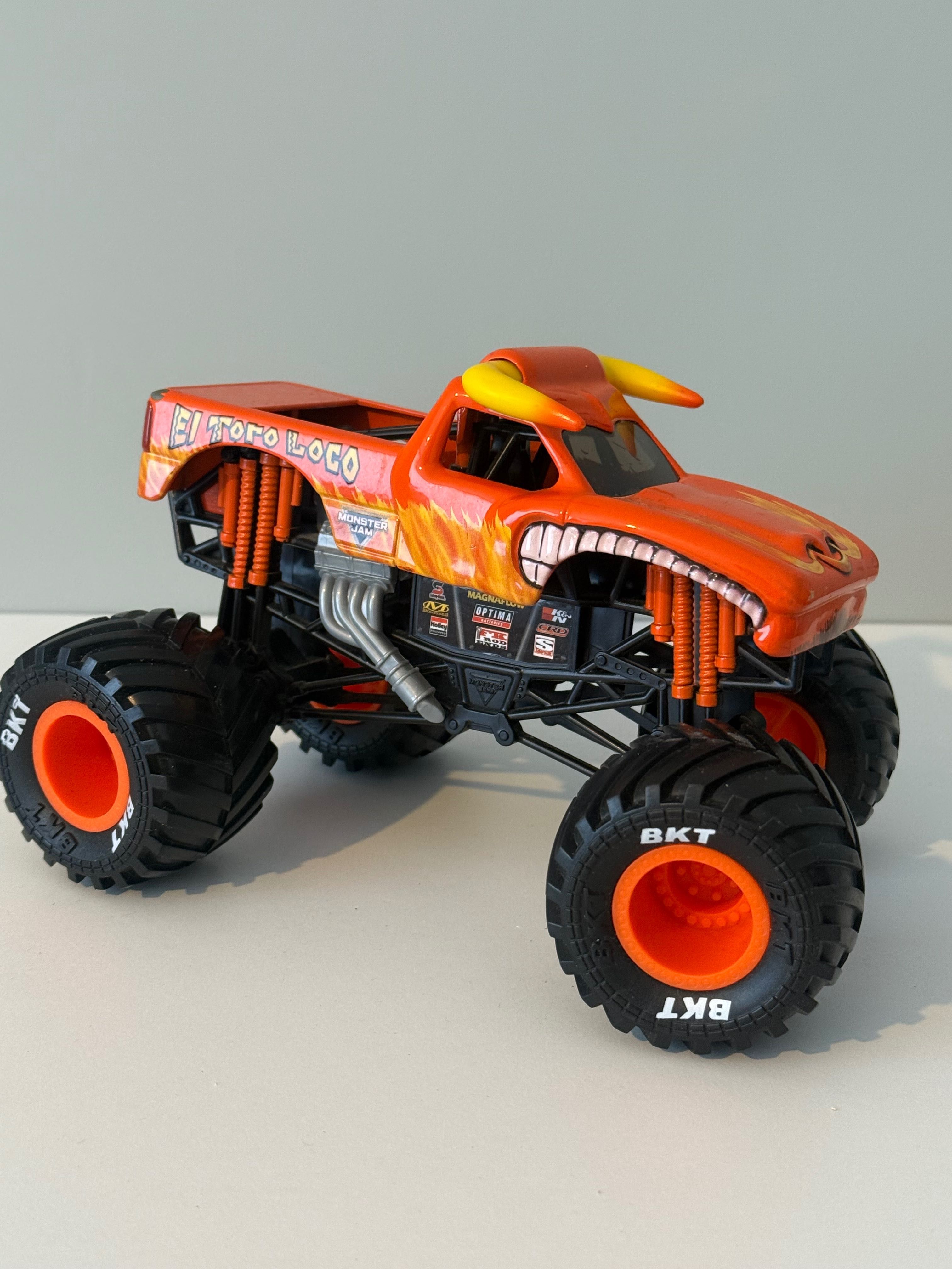 Кола играчка Monster Jam Dragon Monster Truck
