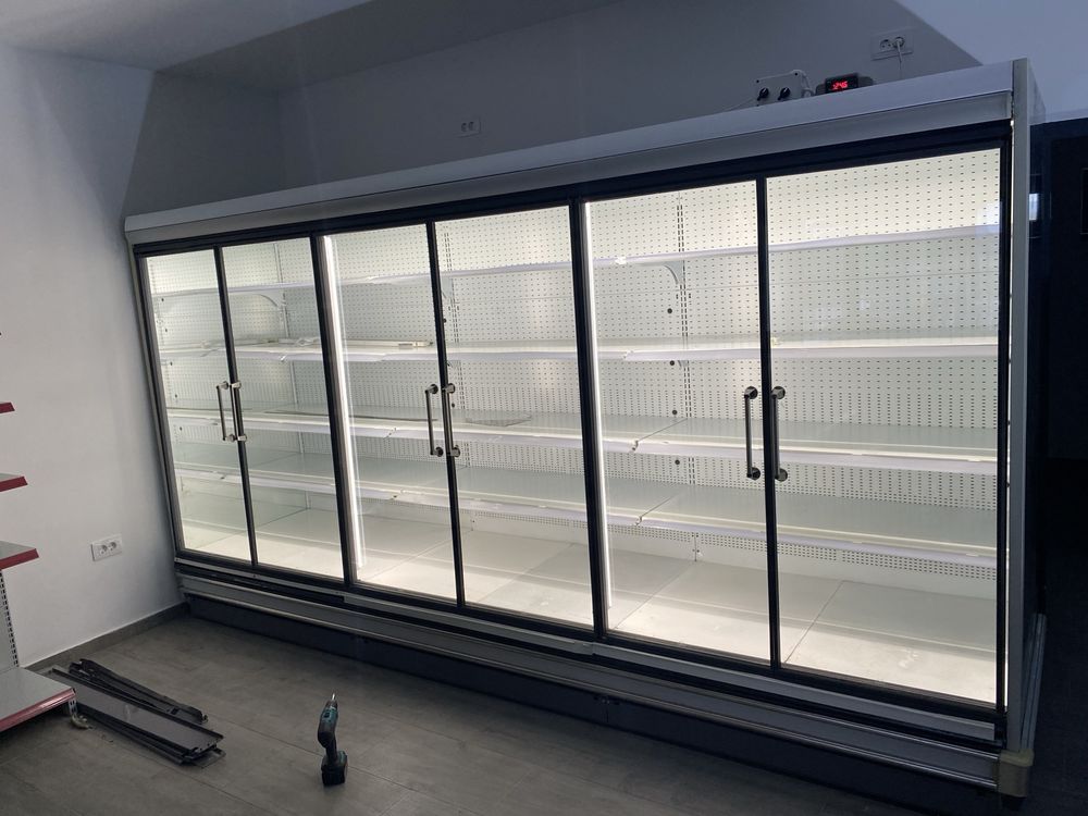 Reparatii ecchipamente frigorifice:Vitrine/Aer conditionat/Clima auto.