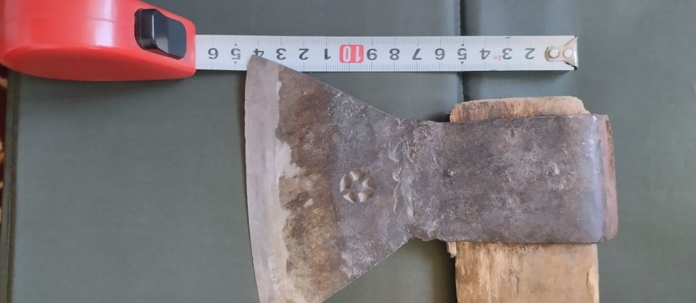 Топор - времени СССР.