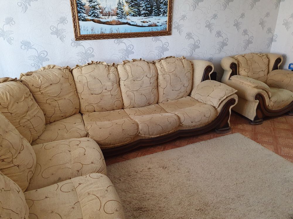 Диван угловой продается