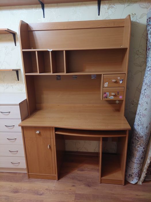 Продам школьный стол