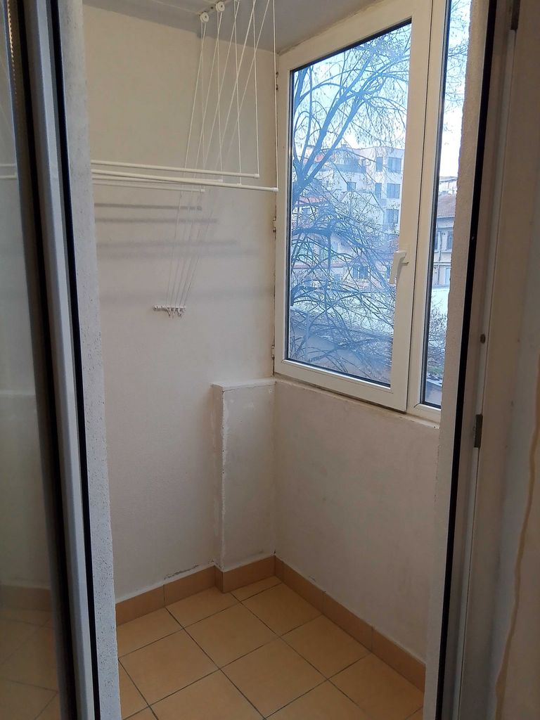 Дава се под наем Двустаен апартамент в Варна, Център - 55 кв.м за 561 € - Снимка #19
