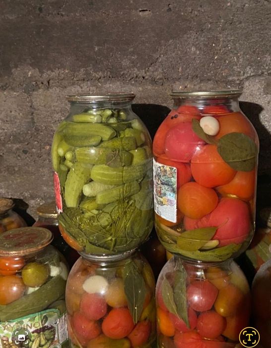 Продам домашнее соленье:  Солёные помидоры, Солёные огурцы, Ассорти